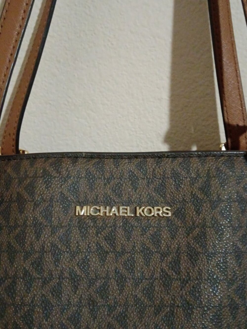 Michael Kors Women Gilly Large Signature Travel Drawstring Tote Bags Brown - Picture 2 of 16